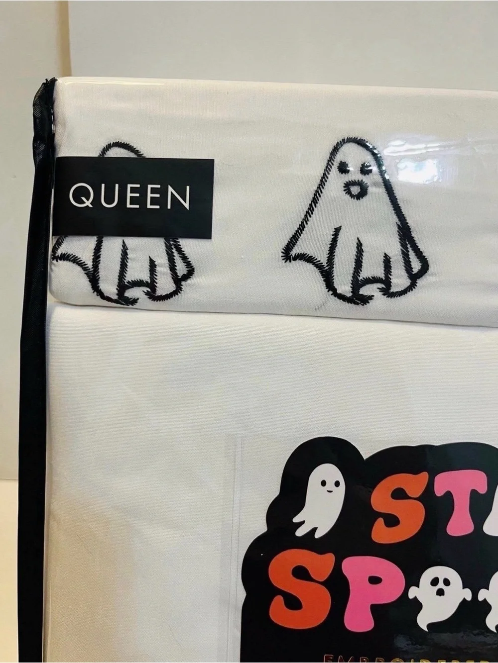Stay Spooky Embroidered Ghosts Halloween Queen Size 6 Piece Sheet Set